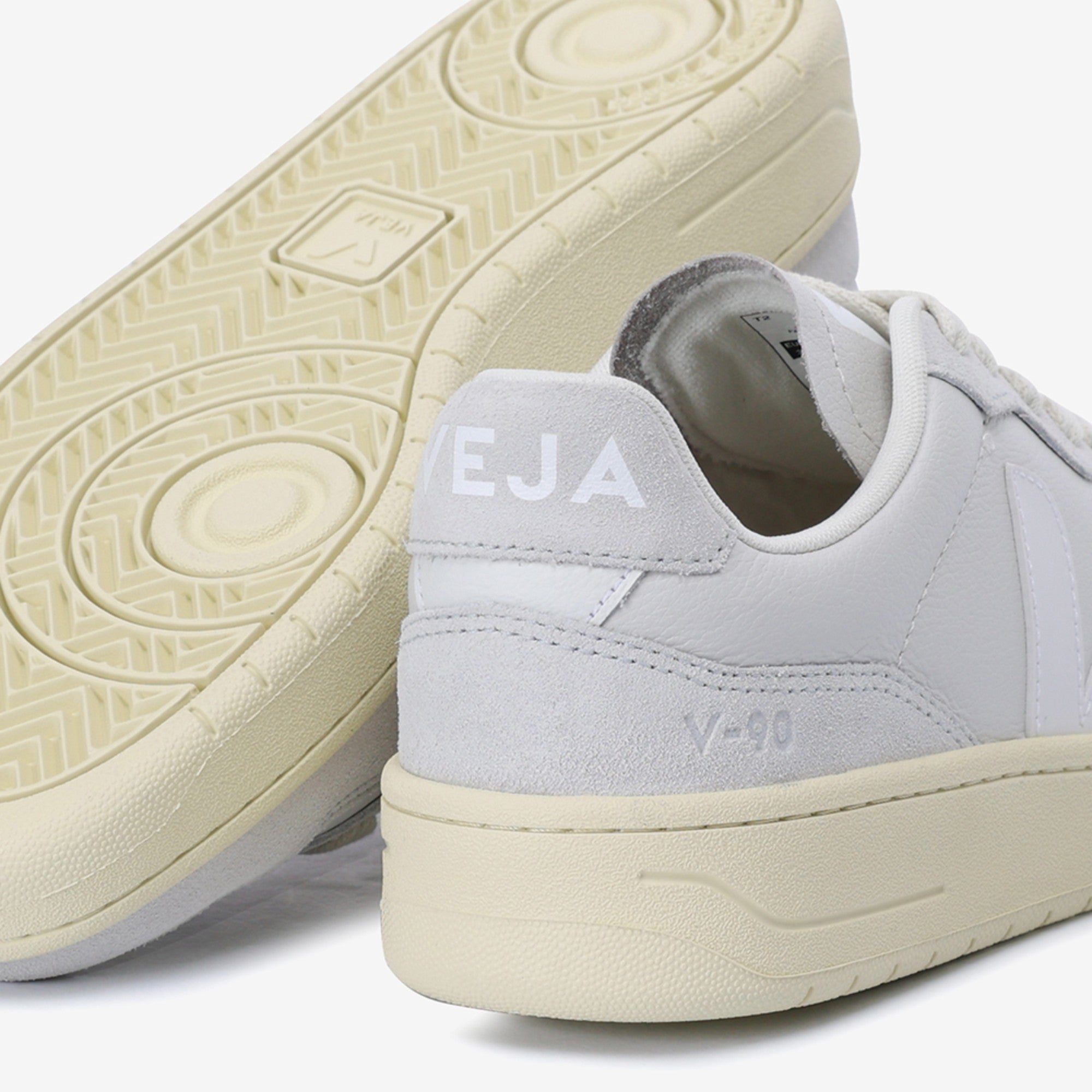 브이 나인티 (GRAVEL WHITE)